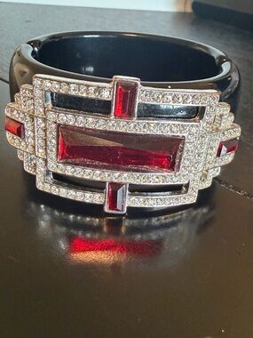 Vintage Art Deco Black Resin
Clamper Bracelet Red Faux Ruby
Shield Cuff